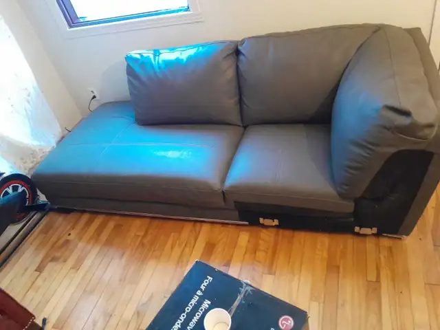 canapes deux morceau in Arts & Collectibles in City of Montréal - Image 2