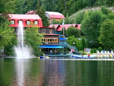Studio unit at beautiful resort on small lake located 45 minutes north of Montreal. Unit has maximum...