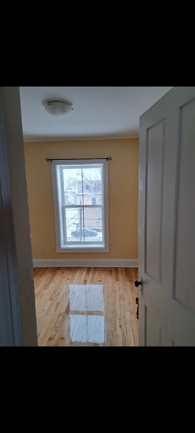 EXCELLENT 2 BEDROOM=Great Downtown Location in Long Term Rentals in Charlottetown - Image 8