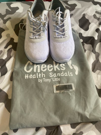 Cheeks heath sandals by Tony Little 