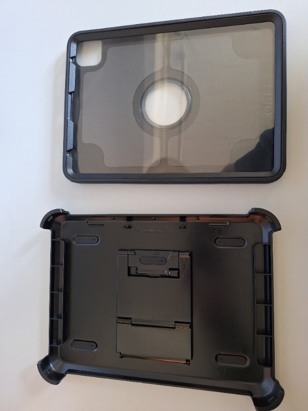 Otter Box Defender Ipad Pro 11-Inch pour Génération 1-2-3- 4 dans Accessoires pour iPad et tablettes  à Ville de Montréal - Image 2