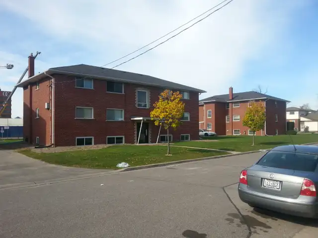 Large 2-Bed Apt for Rent by the Oshawa Centre