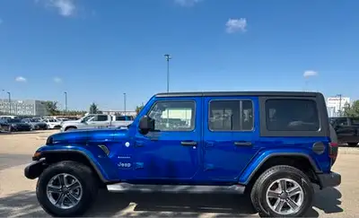 2019 Jeep Wrangler Sahara Automatic transmission. 18 X 7.5 POLISHED W/GREY SPOKES (STD), UCONNECT 4C...