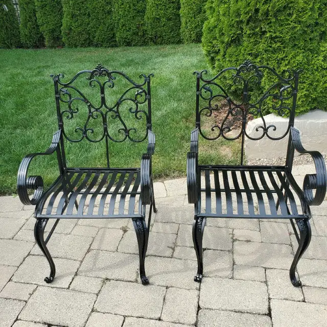 Outdoor wrought iron metal chairs in Patio & Garden Furniture in Markham / York Region - Image 2