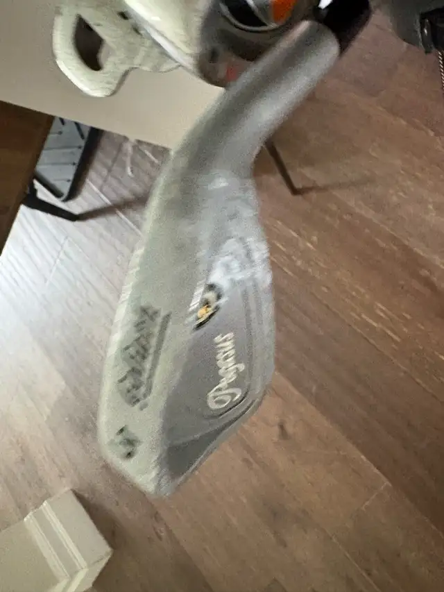 women’s right golf clubs and bag  in Golf in Guelph - Image 3