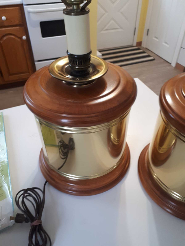 Vintage Set of Hardwood and Brass Lamps.. in Home Décor & Accents in New Glasgow - Image 4