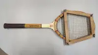 Raquette de tenis en bois vintage avec son cadre (70 ans)