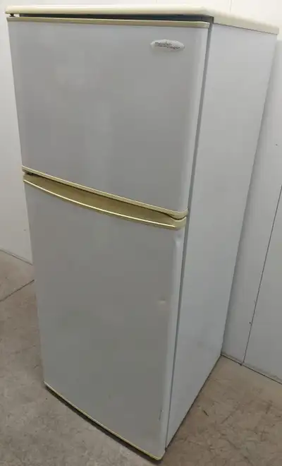 CHEAP APARTMENT SIZE FRIDGE (24" x 59"), View more