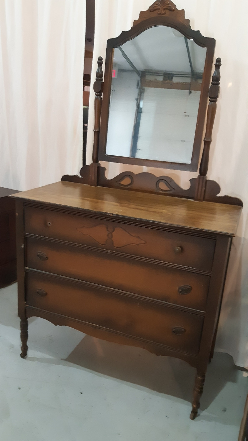 Antique Wood Dresser w/mirror, on wheels | Dressers & Wardrobes | St.  Catharines | Kijiji