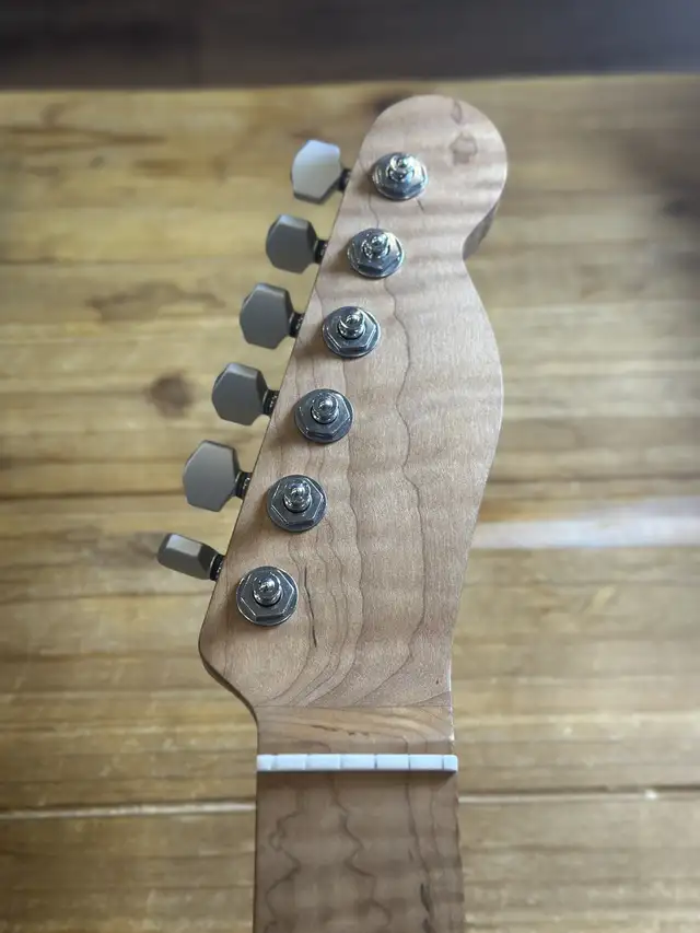 Warmoth Telecaster Neck with Stainless Steel frets in Guitars in Markham / York Region - Image 2