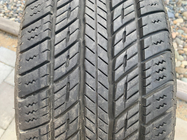 1 x single 225/60/18 Uniroyal Tiger Paw Touring A/S 90% tread in Tires & Rims in Delta/Surrey/Langley - Image 2