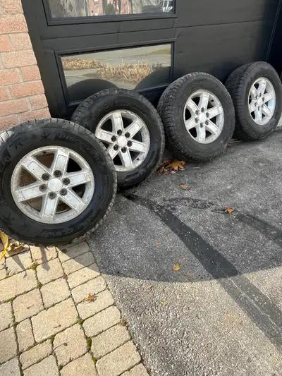 Used 2 seasons Cooper Discovery Snow Claw 265/70R17 on Gm rims