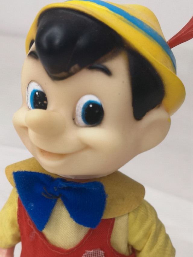 Vtg Disney Pinocchio Doll 70s R. Dakin 10.5” Figure Toy dans Art et objets de collection  à Moncton - Image 3