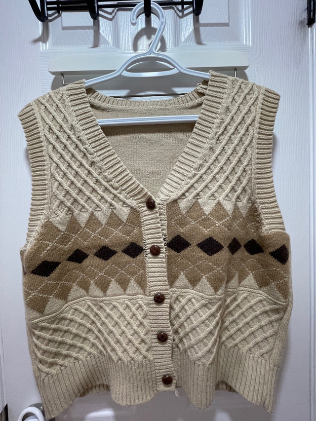 Brown vest  in Women's - Tops & Outerwear in Markham / York Region