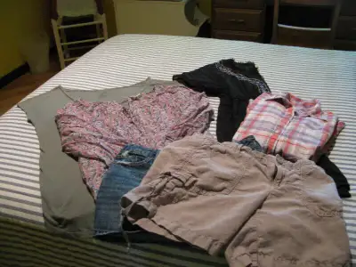 American Eagle Outfitters lot de vêtements dame, View more