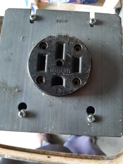 Prise Leviton 50A, View more