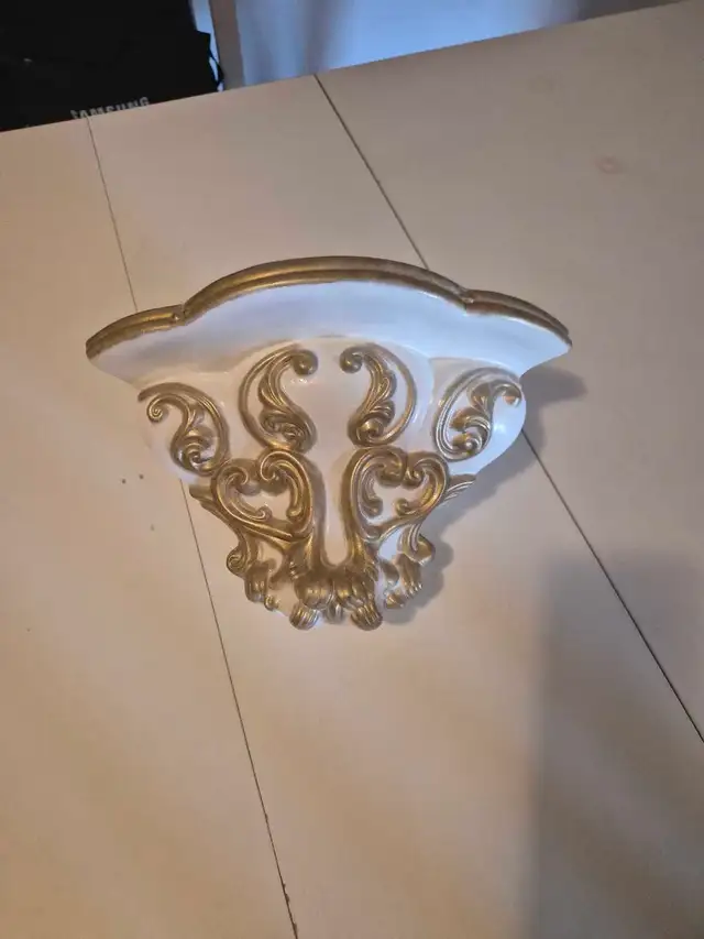 Decorative Shelf408078556039096320