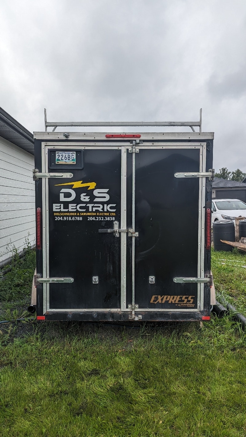 2019 rainbow enclosed 12ft trailer Cargo & Utility Trailers