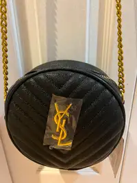 Beautiful round black purse with gold chain - New