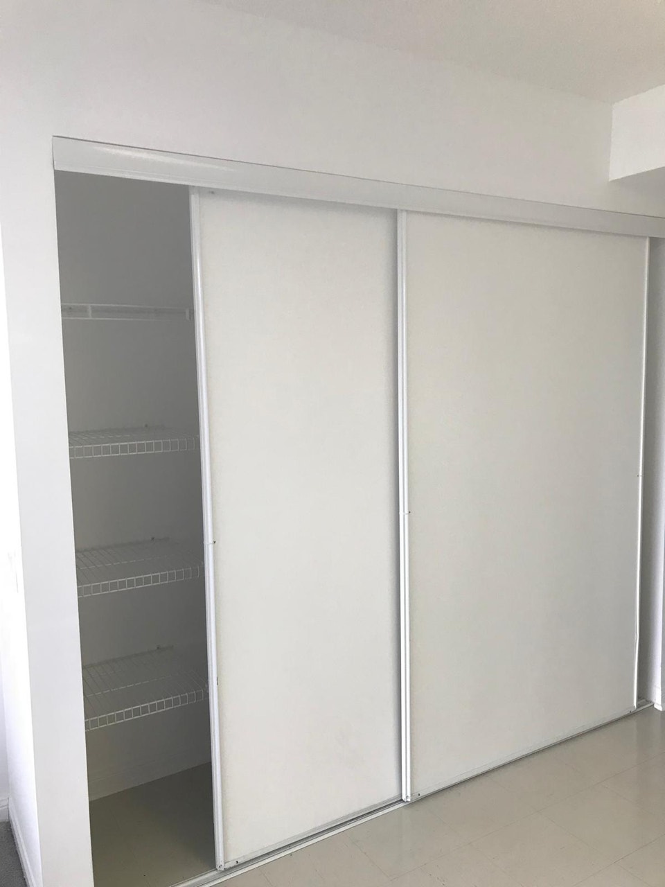 Studio Appartment for Rent - Lawrence West Subway 3