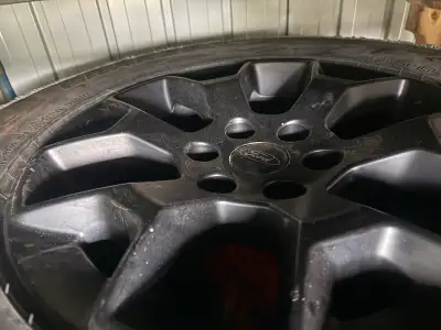 Rims 18 inch and wheels 265 70 18 with TPMS sensors and wheel nuts factory balance , rims will be de...