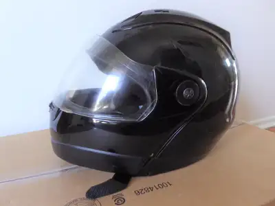 ZEUS DOT Motorcycle Helmet in Excellent condition. size. 57CM. Please contact me, and see my other a...