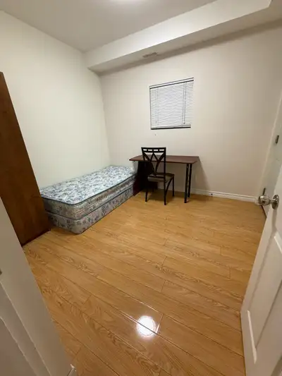 EastYork available on September - looking for students - Gerrard and jones ave - street car just in...