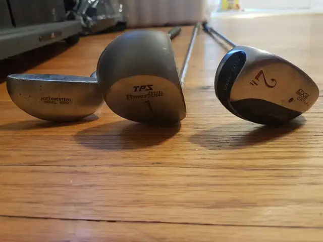 Mens right handed golf set and bag in Golf in St. Catharines - Image 8