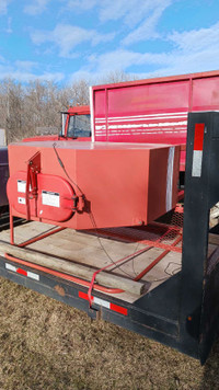 Morris 7000 series canola/inoculant tank