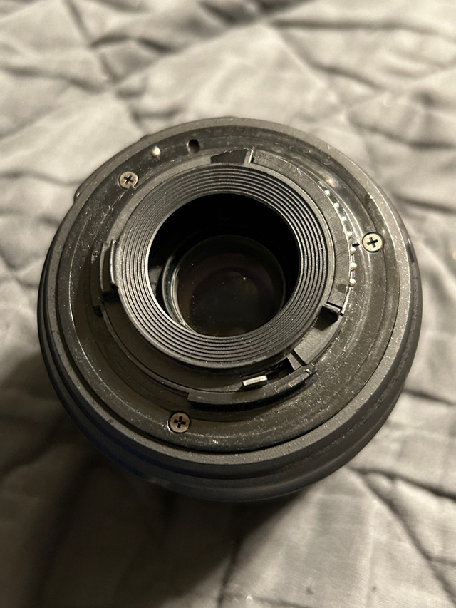 Nikon AF-S DX NIKKOR 18-55mm F3.5-5.6G VR Zoom Lens for F Mount in Cameras & Camcorders in Oshawa / Durham Region - Image 4