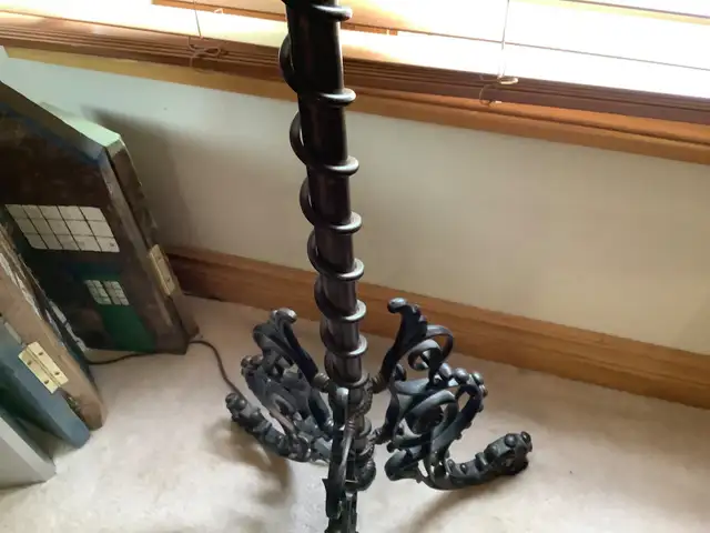 C1900 Gothic Vic 6 Panel Slag Glass Tiffany Style Cast Iron Base in Indoor Lighting & Fans in Belleville - Image 10