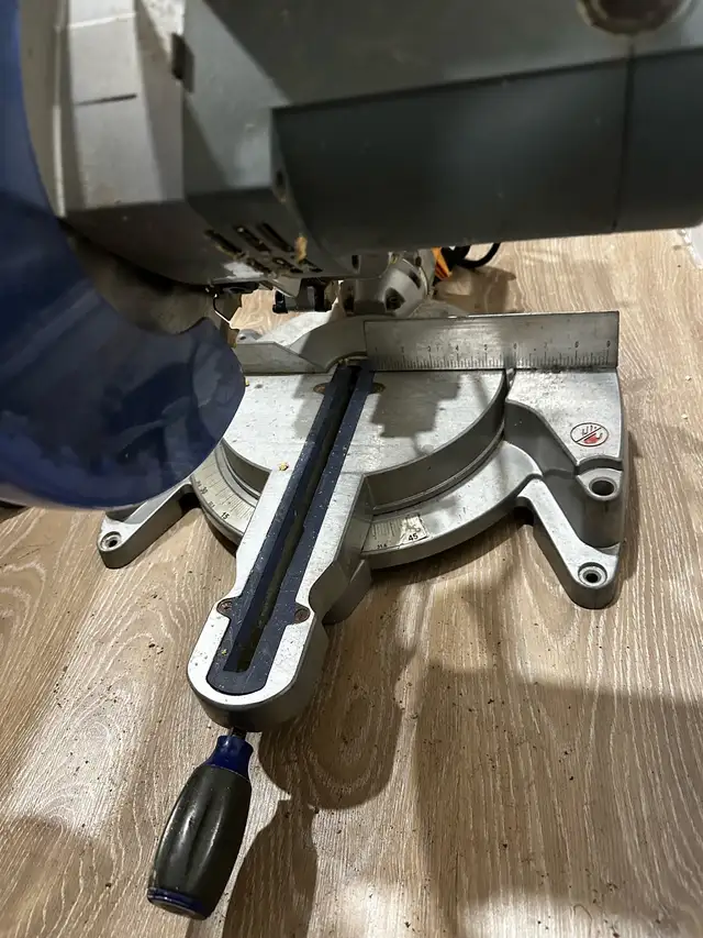 Mastercraft Hawkeye Mitre Saw 10” sliding pickup only @ Glynn rd in Power Tools in Oshawa / Durham Region - Image 4