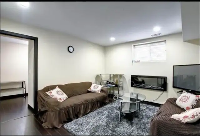 2 bedroom basement for rent in Coventry hill Ne. Area 63838172843267121