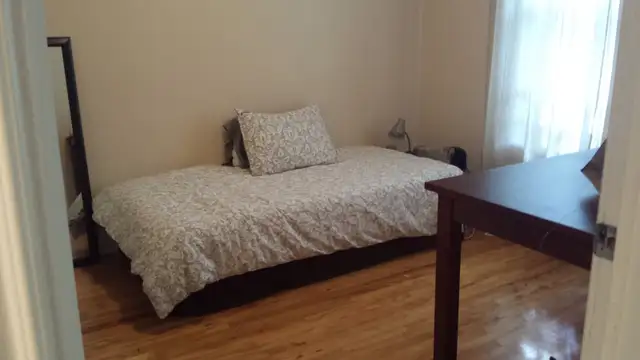 Two 5.5s (one 3-bed, one 2-bed) in the S-Ouest (Jolicoeur metro) in Long Term Rentals in City of Montréal - Image 25