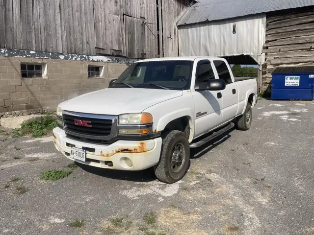 2004 GMC Sierra 2500HD in Cars & Trucks in Renfrew - Image 3