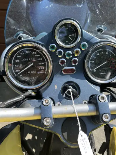 2002 bmw r1150r, 35110km, heated grips, clock, new battery, runs well, reqiures rear brake caliper w...