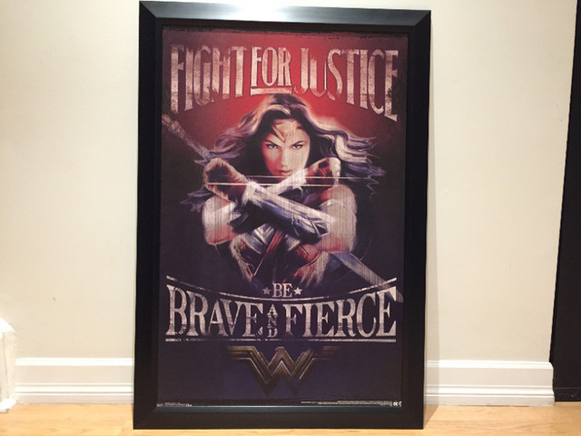 Home Decor Wall Art Wonder Woman Canvas Art Frame in Arts & Collectibles in Mississauga / Peel Region