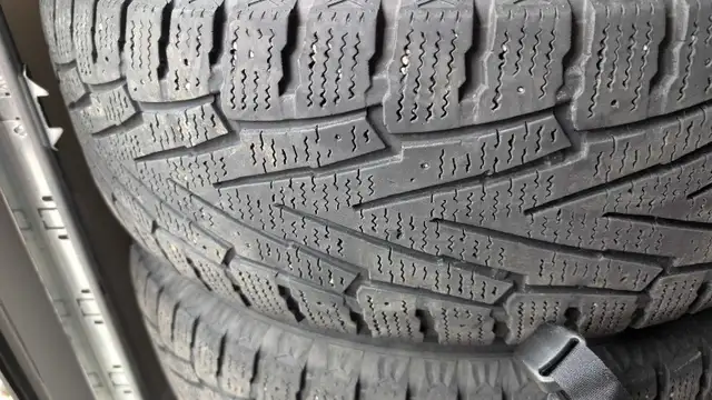 Pneus à vendre avec jantes in Tires & Rims in Granby - Image 4