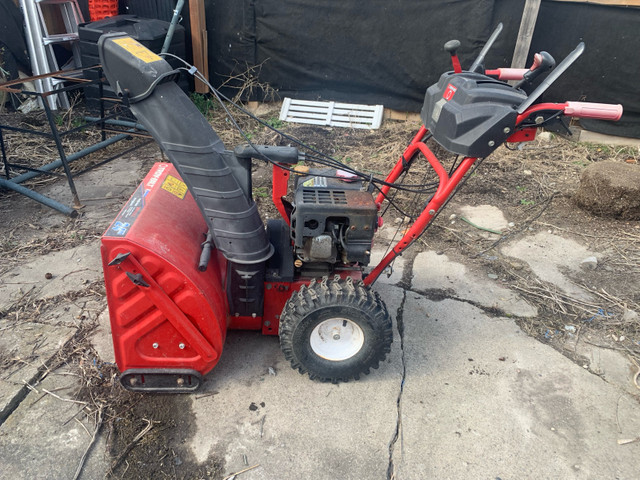 24” Troy built snowblower in Other in St. Catharines