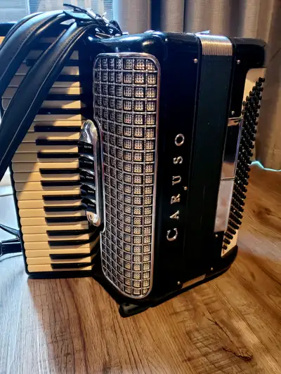 Caruso accordion made in Italy, View more