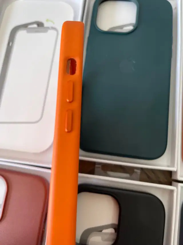 Iphone 14 pro max/14 pro /14/14 plus leather magsafe cases new in Cell Phone Accessories in Oakville / Halton Region - Image 7