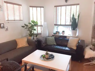 2-bedroom apartment in Misson/Cliff Bungalow