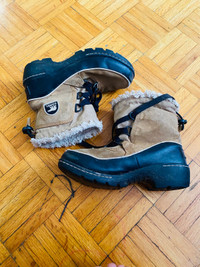 Sorel kids boots (US size 2)