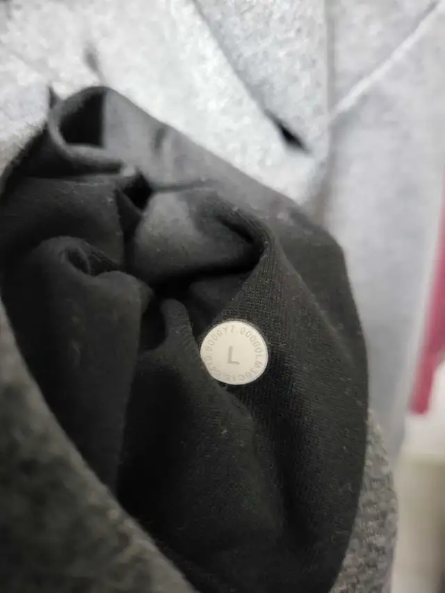 Lululemon Hoodie in Men's in Mississauga / Peel Region - Image 5