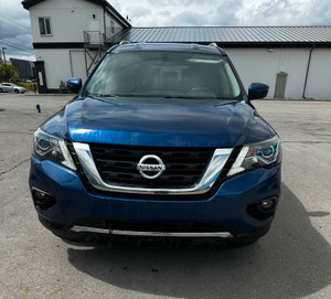 2000 Nissan Pathfinder LE