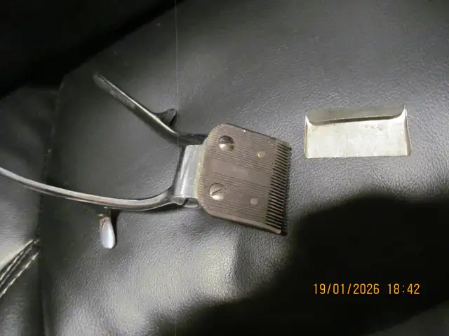TONDEUSE A CHEVEUX VINTAGE in Health & Special Needs in Laval / North Shore - Image 6