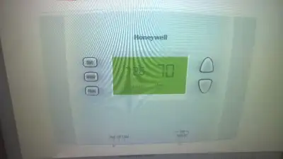 Benchb, Honeywell RTH2300B1012/A 5-2 Day Programmable Thermostat $85.94/ $60. new in box, One progra...