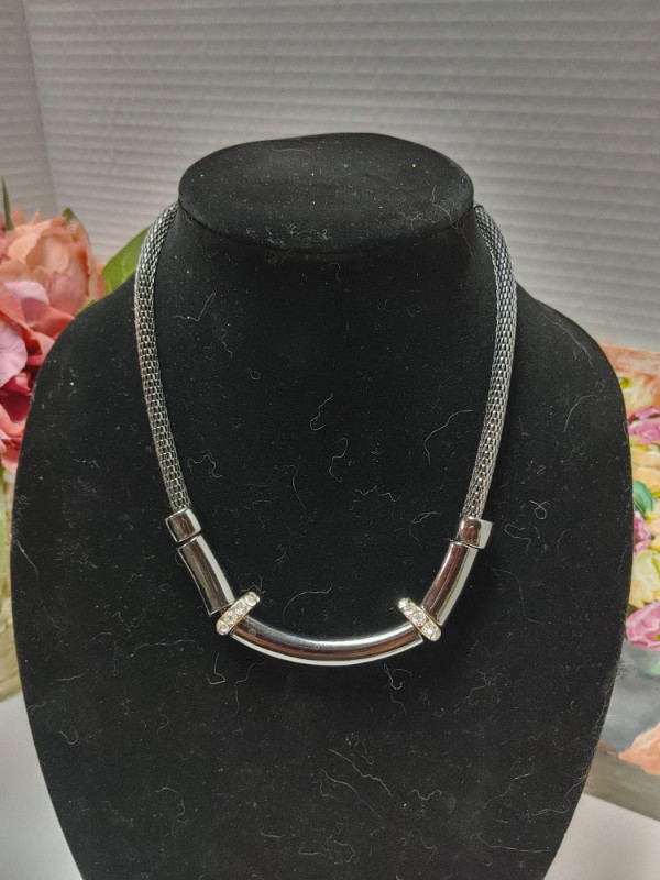 Thick Gun Metal Snake Chain Choker Necklace White Rhinestones in Jewellery & Watches in Brockville - Image 3