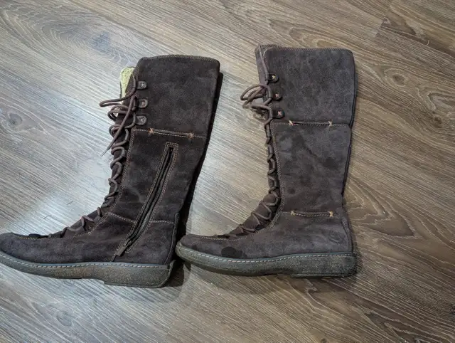 Timberland winter boots women size 7.5 Fur and leather in Women's - Shoes in Markham / York Region - Image 6
