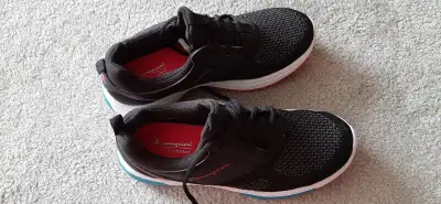 NEW WOMEN'S CHAMPION SIZE 7-1/2 RUNNING SHOES, View more